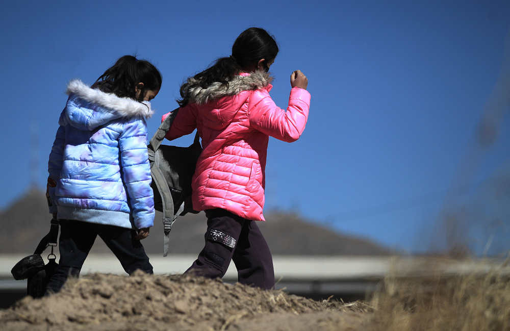 Niñas migrantes enfrentan graves peligros en su travesía a EEUU, alerta ONG