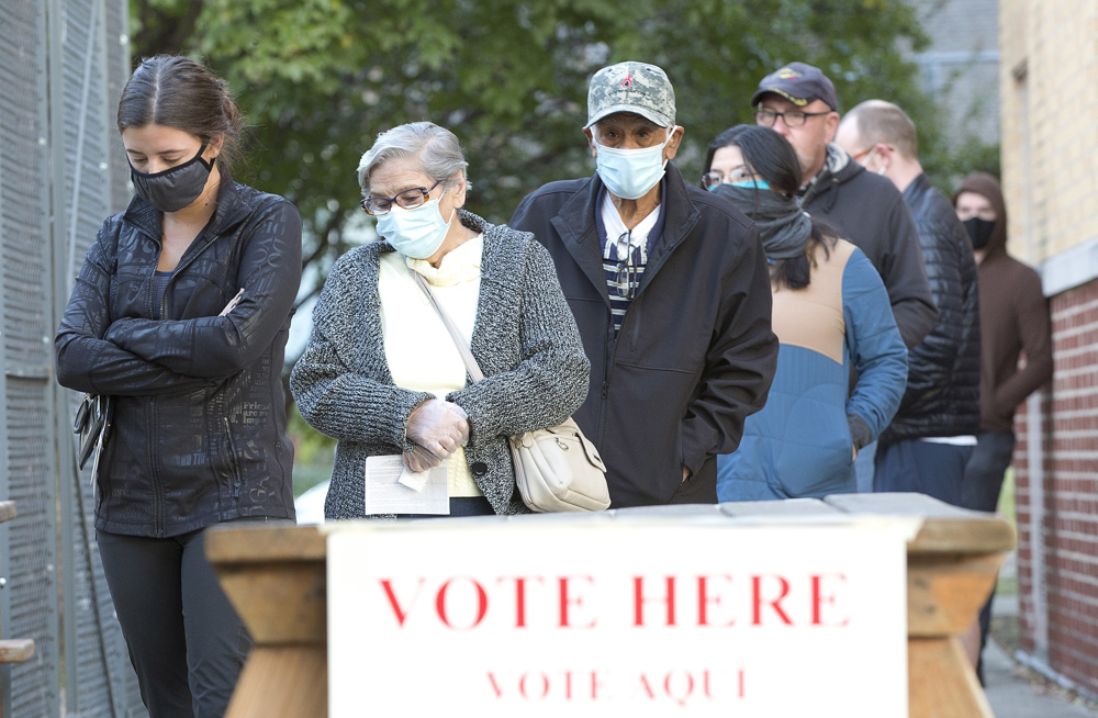 Con alza de votantes y candidatos latinos, Texas celebra las primarias
