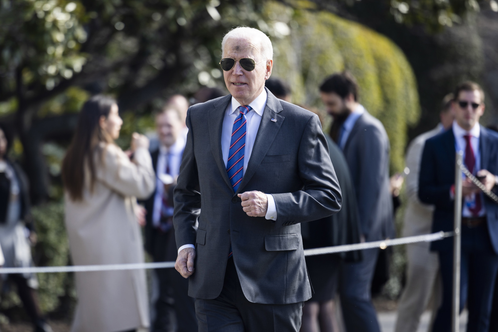 Grupos migratorios critican que Biden sonó a Trump y le urgen ser “incisivo”