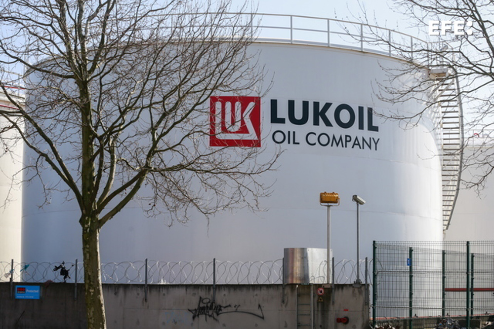 La sombra del boicot a Rusia planea sobre las gasolineras de Lukoil en EE.UU.