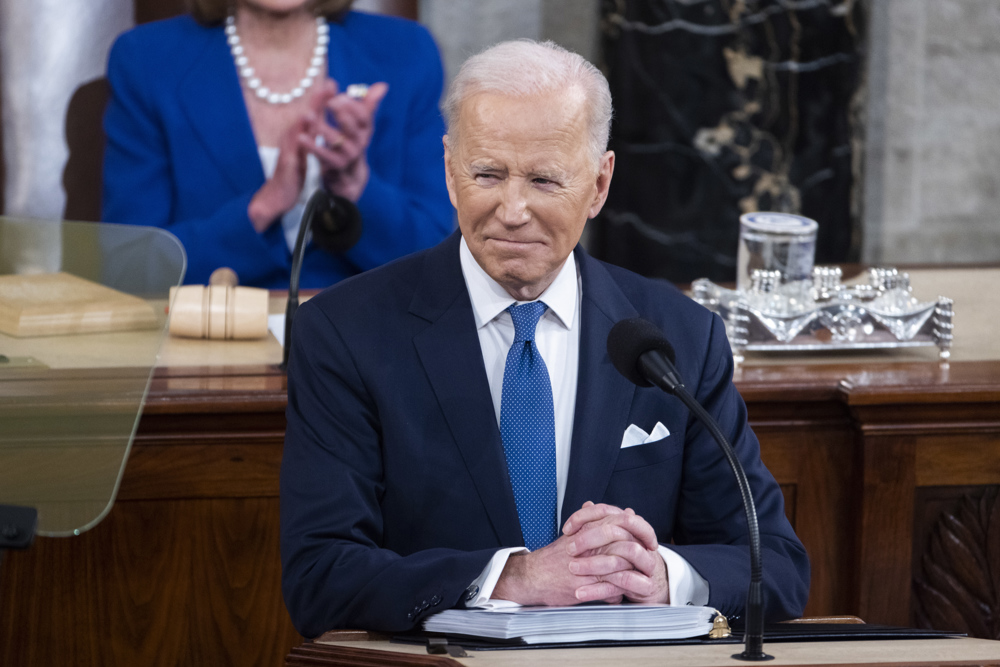 Biden promete atajar inflación “reduciendo los costos y no los sueldos”