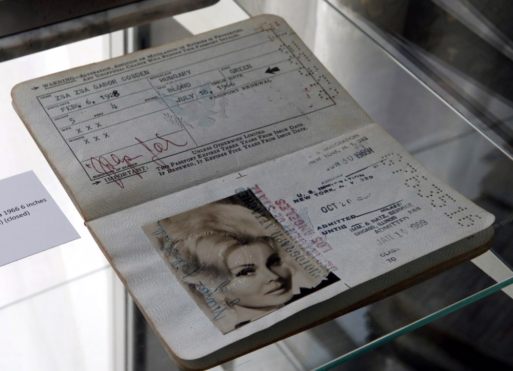 Pasaportes de EEUU tendrán opción “X” para personas transgénero y no binarias