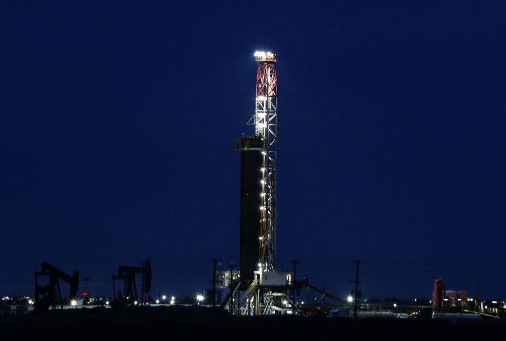 El petróleo de Texas abre con una caída del 5,7 % y baja de los 100 dólares