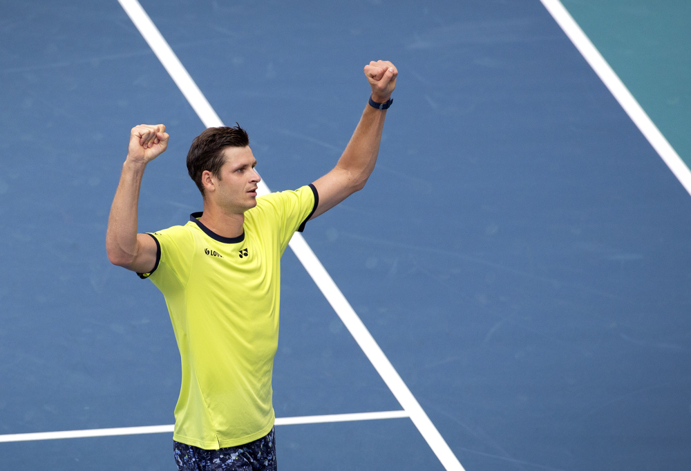 Hurkacz derrota a Medvedev y espera a Alcaraz o Kecmanovic en semifinales