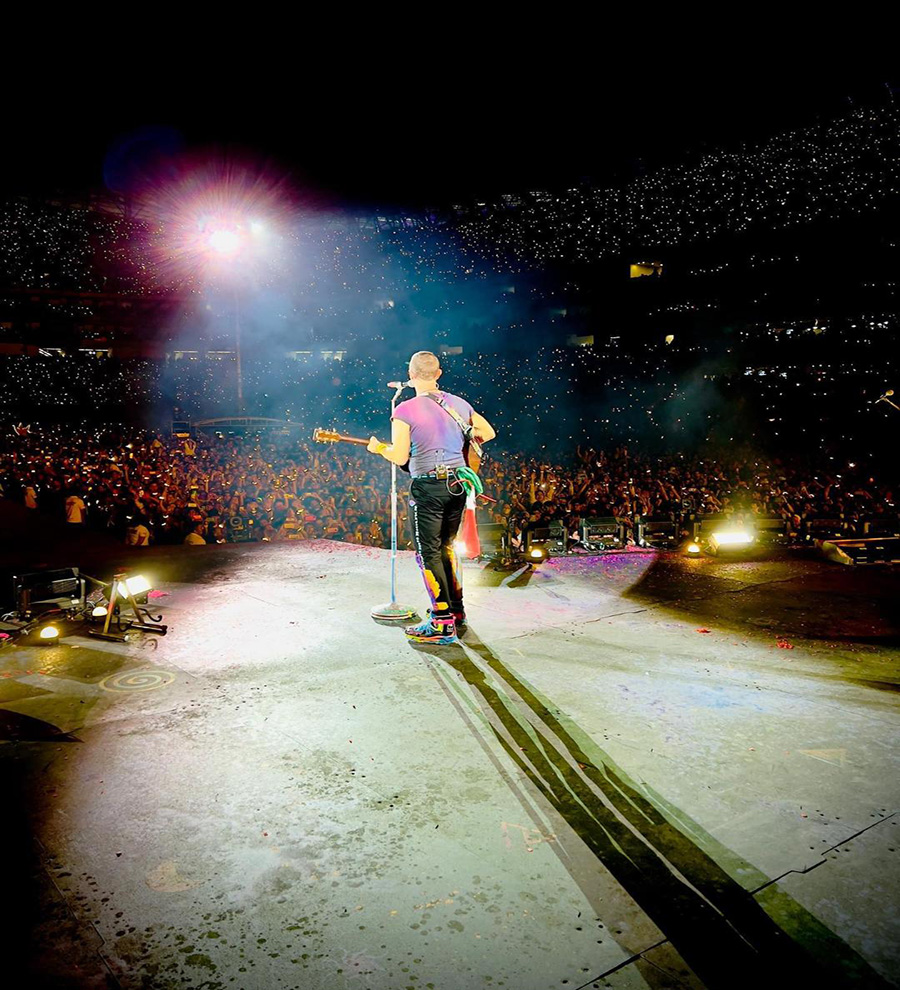 Coldplay sorprende al cantar en español al lado de Fher de Maná  