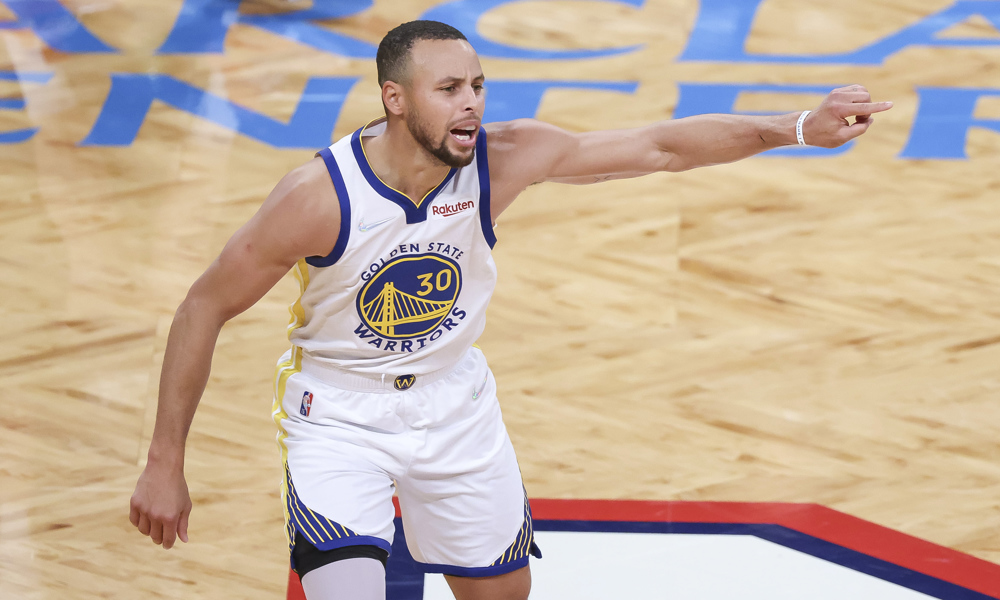 Steph Curry, baja hasta el comienzo de los “playoffs” por una lesión de pie