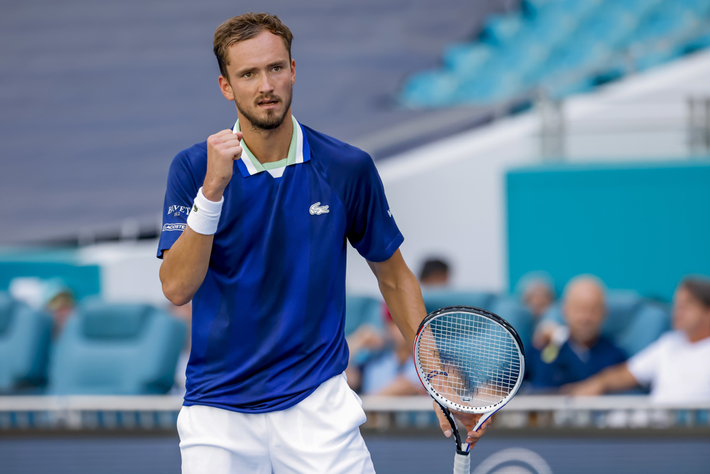 Medvedev vuela a cuartos y Kyrgios se despide enfurecido con el juez