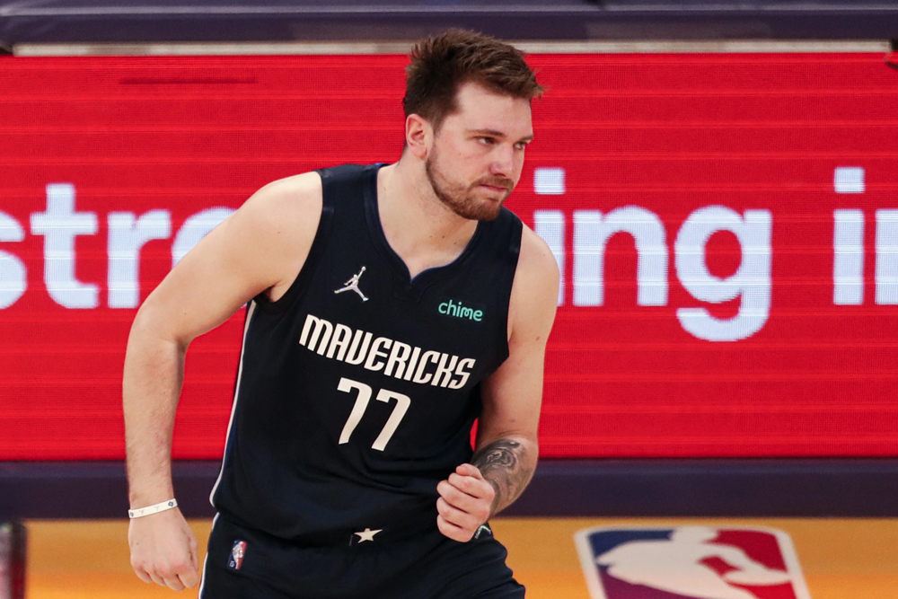 Doncic, duda para el partido entre Mavericks y Kings por un esguince en dedo