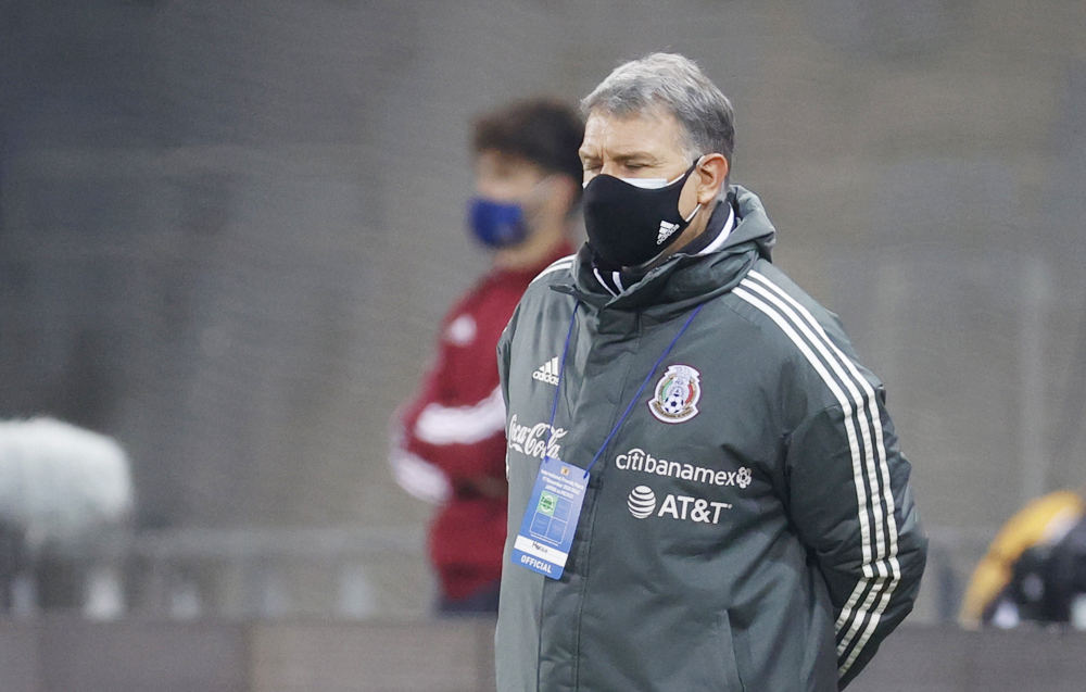 Gerardo Martino confía en recuperarse del ojo para poder viajar a Catar