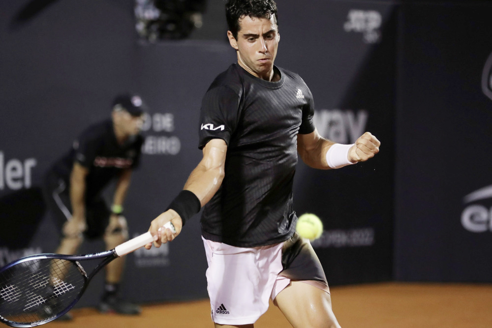 Munar salva tres bolas de partido y gana el derbi español a Carreño