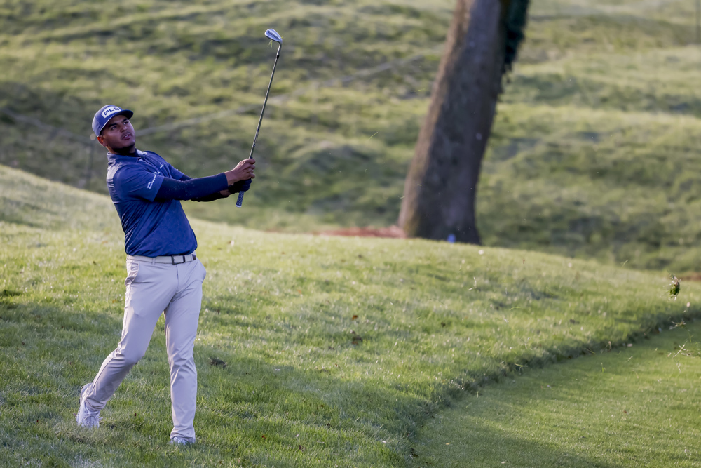 El colombiano Muñoz firma la mejor tarjeta del torneo y está a un golpe del líder