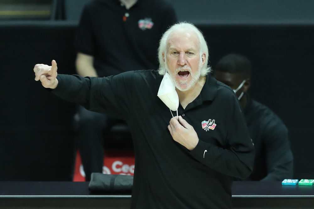 Popovich empata a Don Nelson como el entrenador de la NBA con más victorias