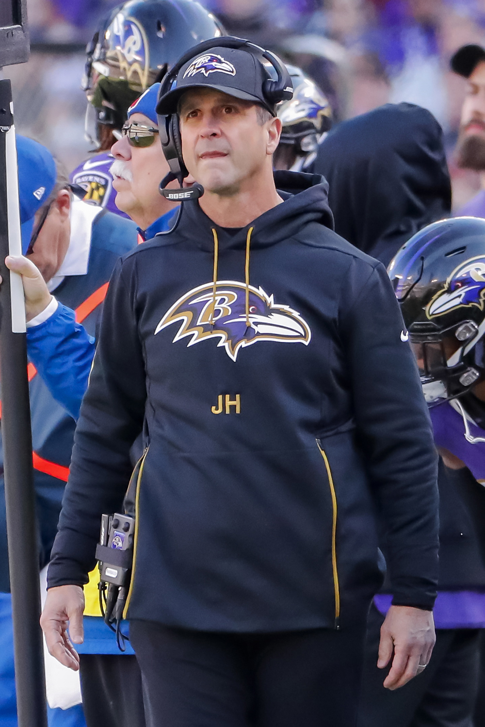 Ravens renuevan contrato de su coach Harbaugh y ahora van por Lamar Jackson