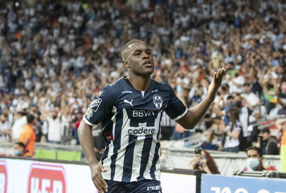 El costarricense Campbell prefiere familias en estadios de fútbol a barras