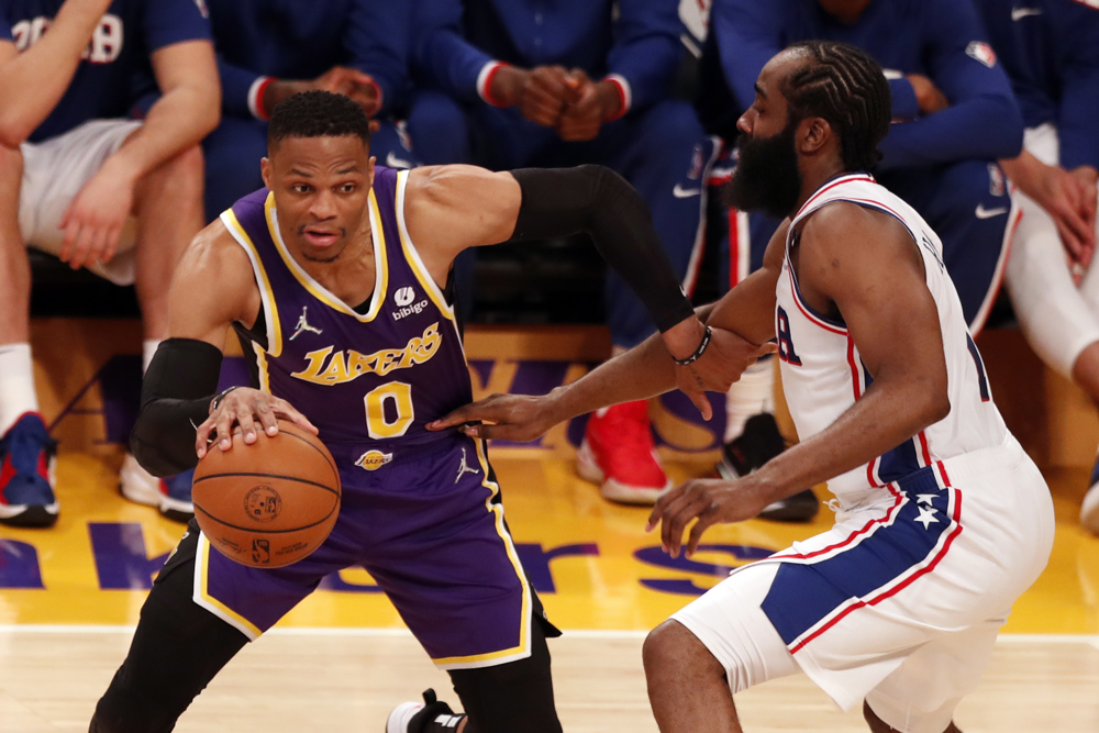 121-126: Los Sixers vencen sin brillo a unos Lakers sin LeBron