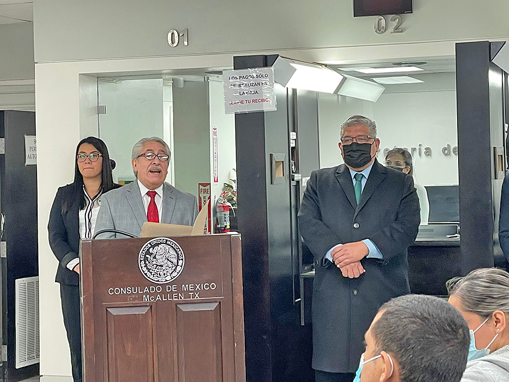 Conmemoran Día de la Bandera Mexicana