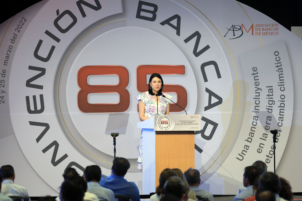 Gobernadora de Banco de México advierte “entorno más complejo” de inflación