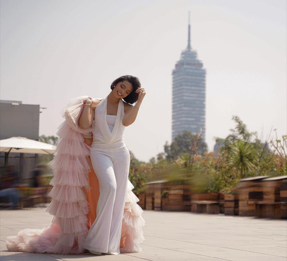 Ángela Aguilar sufre percance durante su concierto