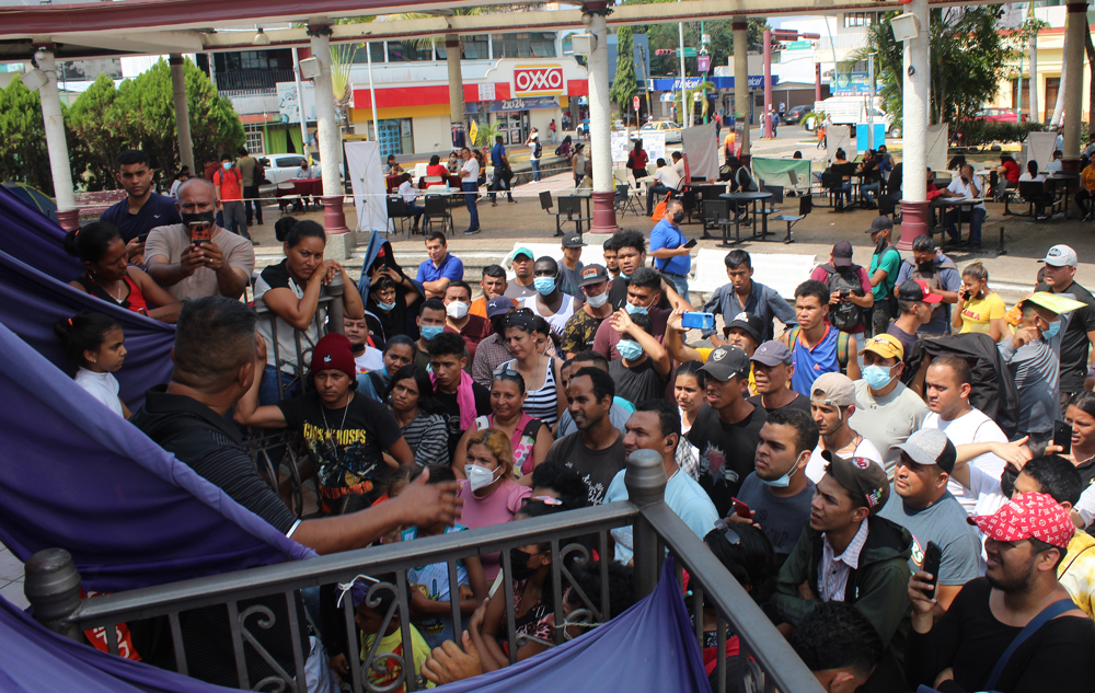 Migrantes organizan marcha ante visita de López Obrador a la frontera sur
