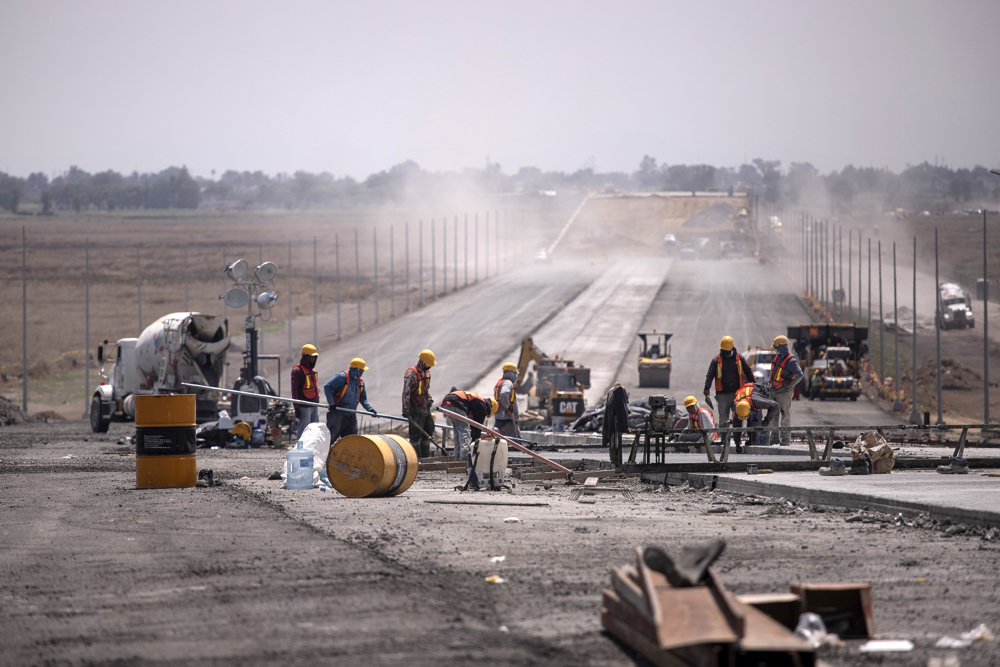 Las claves del polémico nuevo aeropuerto de López Obrador