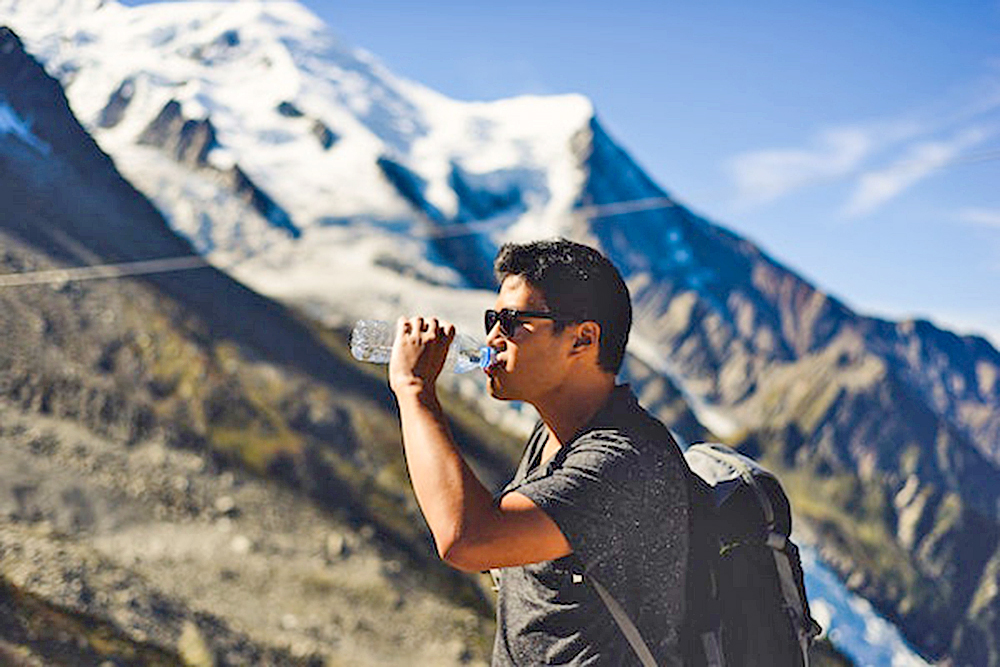 ¿Qué tan relevante es la deshidratación en la formación de cálculos renales?