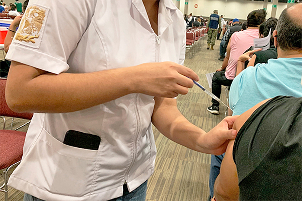 Vacuna contra Covid-19 refuerza la inmunidad y también la salud mental