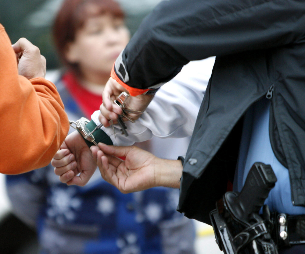 Texas pide adelgazar a más de 200 policías si quieren aumento de sueldo