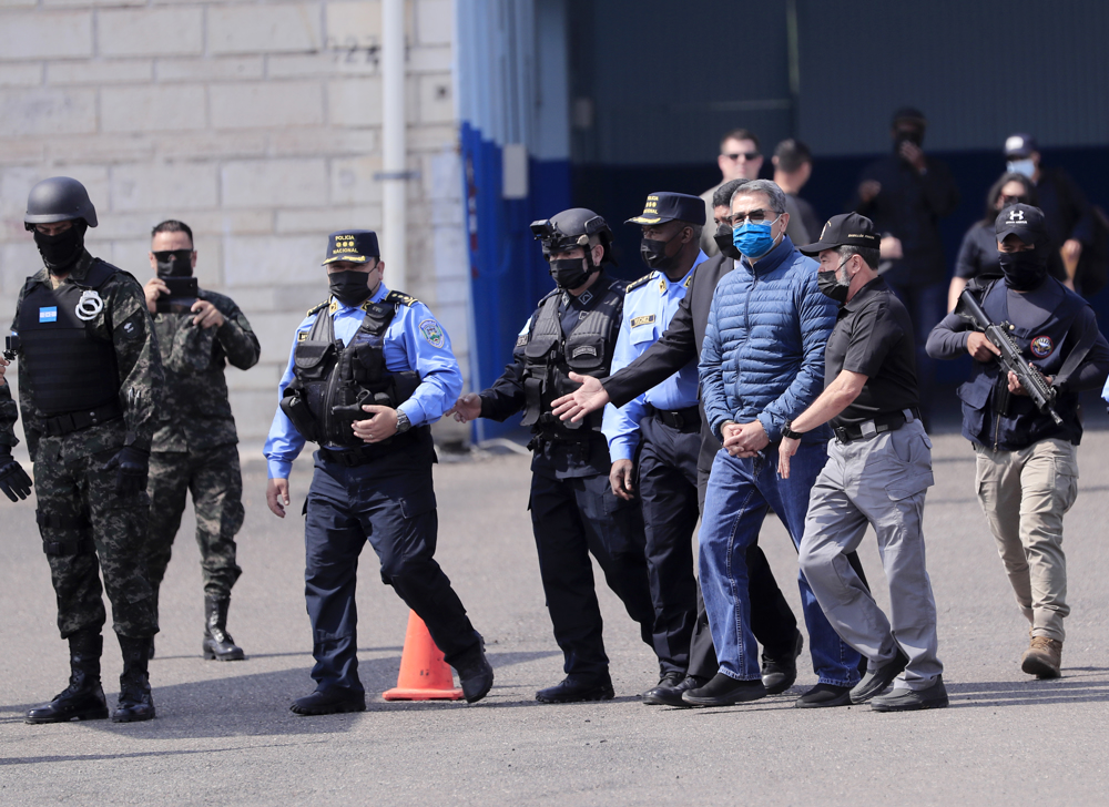 El expresidente hondureño Hernández es extraditado a EE.UU. por narcotráfico