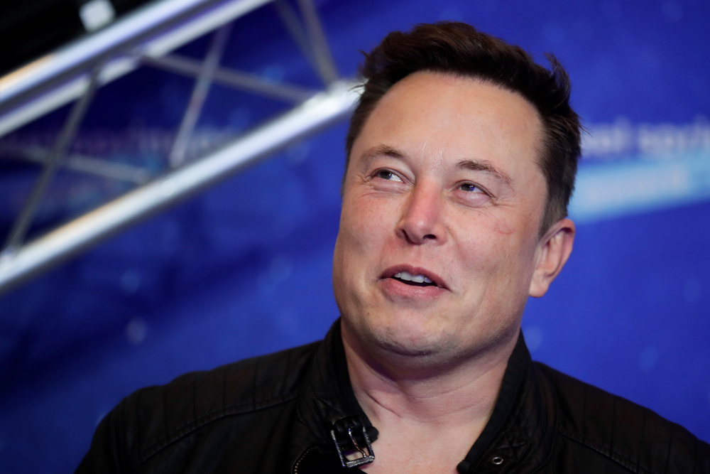 Elon Musk compra Twitter, la “plaza digital del pueblo”, por 44.000 millones