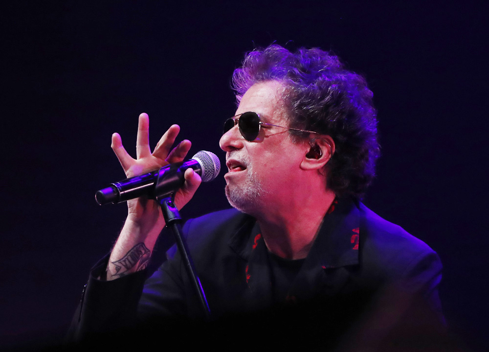 Andrés Calamaro encandila Ciudad de México y defiende fuerte a la tauromaquia
