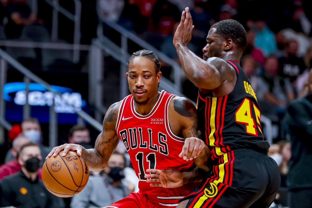 135-130. DeRozan domina con 50 puntos y da medio billete playoff a los Bulls