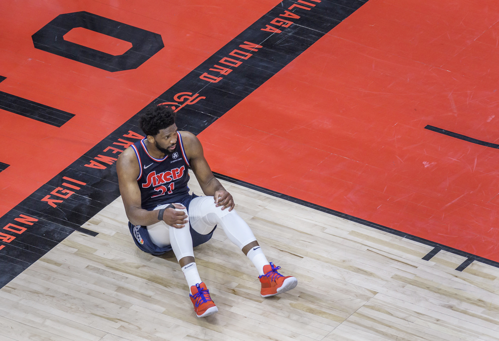 97-132: Sixers y Embiid se vengan de los Raptors y pasan a la segunda ronda