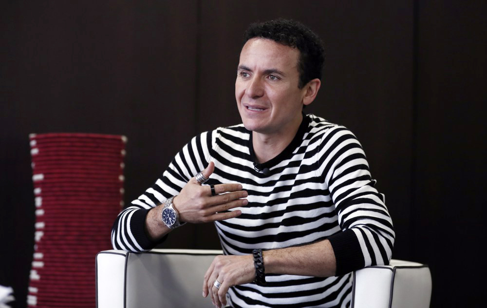 Fonseca celebra 20 años en la música con su álbum “Viajante”