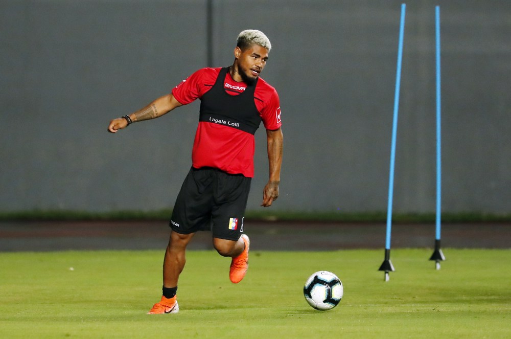 Josef Martínez, entre seis y ocho semanas de baja tras su operación de rodilla