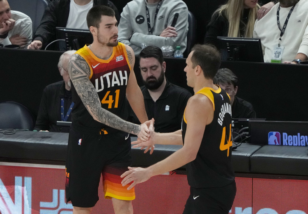 122-109: Los Lakers se empiezan a quedar sin balas