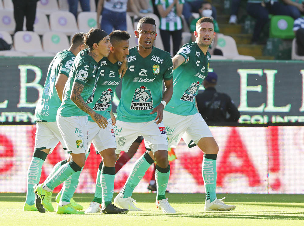 El ecuatoriano Ángel Mena rescata un empate para el León ante Querétaro