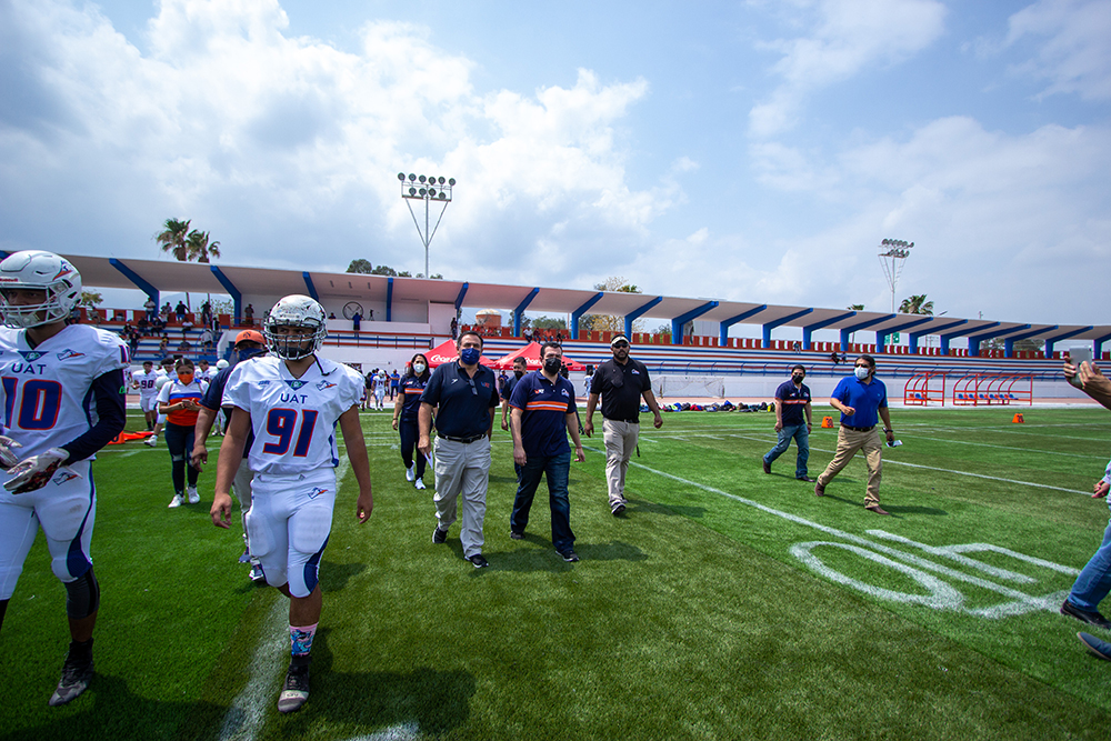 Rector de la UAT inaugura torneo 2022 de la ONEFA en el centro universitario Victoria