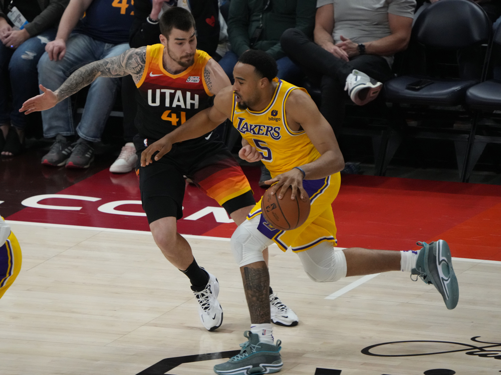 Giannis sacude a los Nets, DeRozan mete 50 y los Lakers se desangran