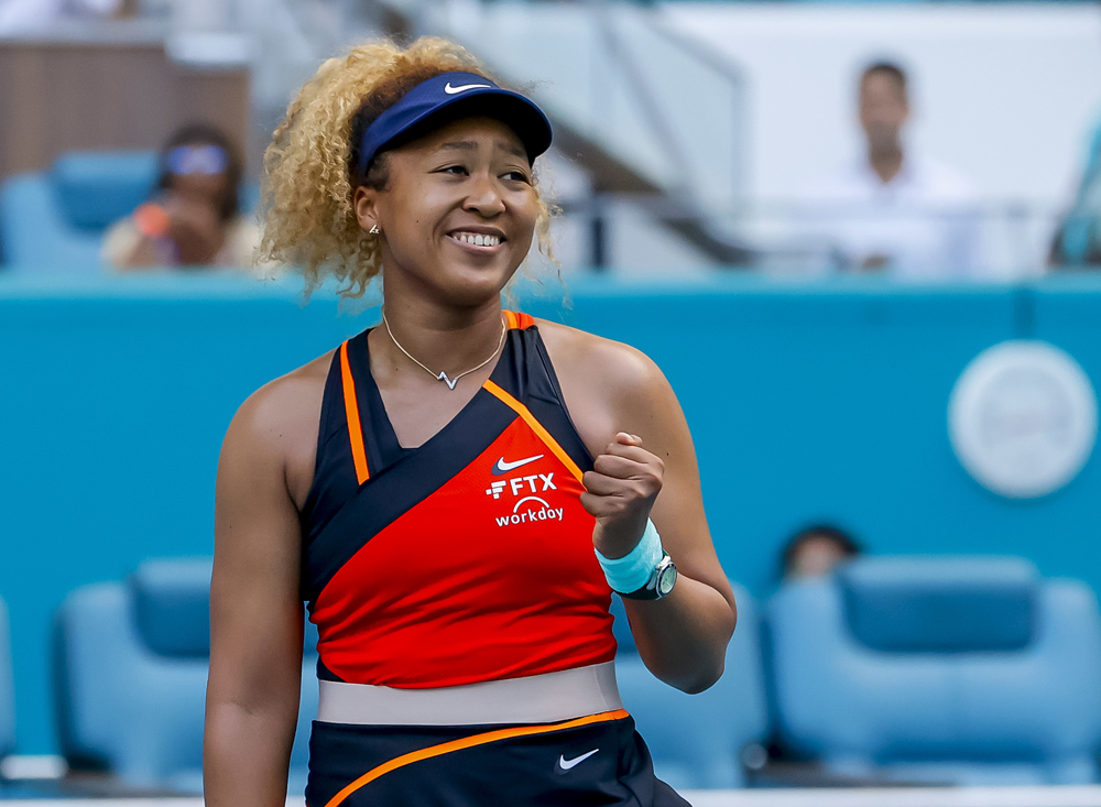 Osaka remonta a Bencic y es la primera finalista en Miami