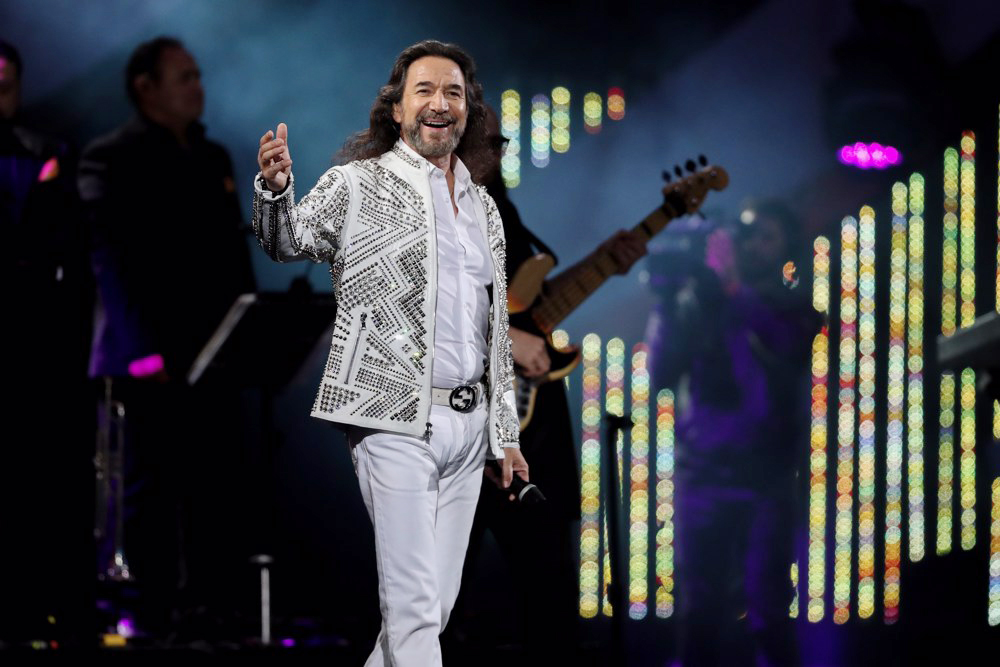 Marco Antonio Solís recibirá el homenaje Persona del Año en los Latin Grammy