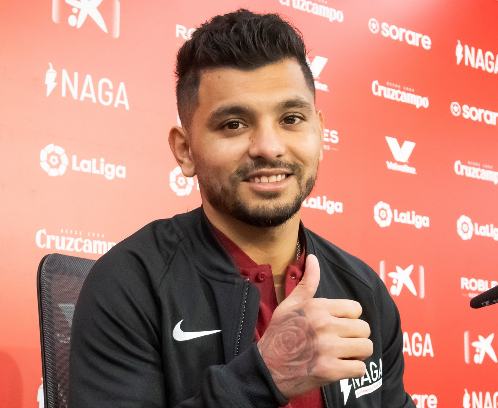 ‘Tecatito’ catapulta al Sevilla en México