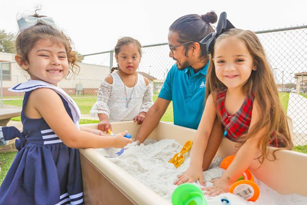 Centro infantil del Medio Valle de STC celebra 15 años