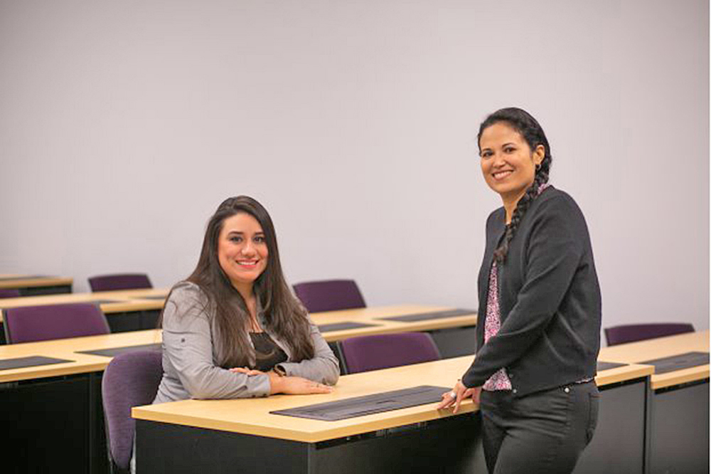 Educadora y ex-alumna se reúnen como compañeras de trabajo en STC