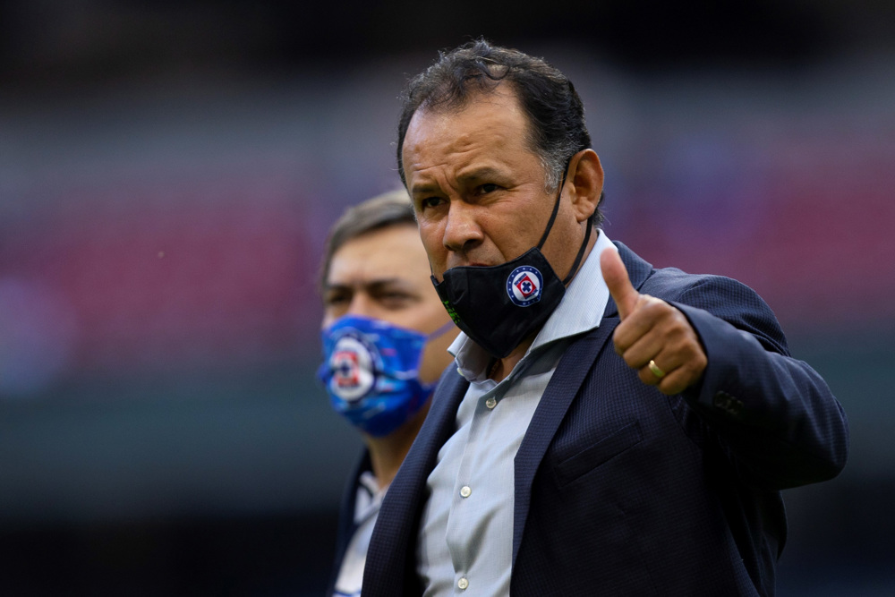 El peruano Reynoso afirma que Cruz Azul intentará sorprender a los Pumas