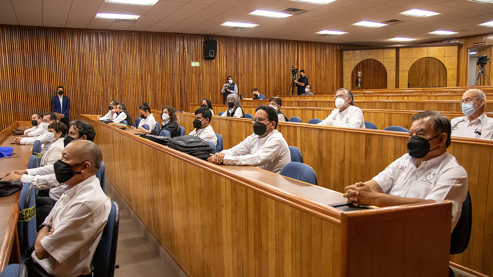 Entrega Rector de la UAT estímulos económicos a hijos del personal académico