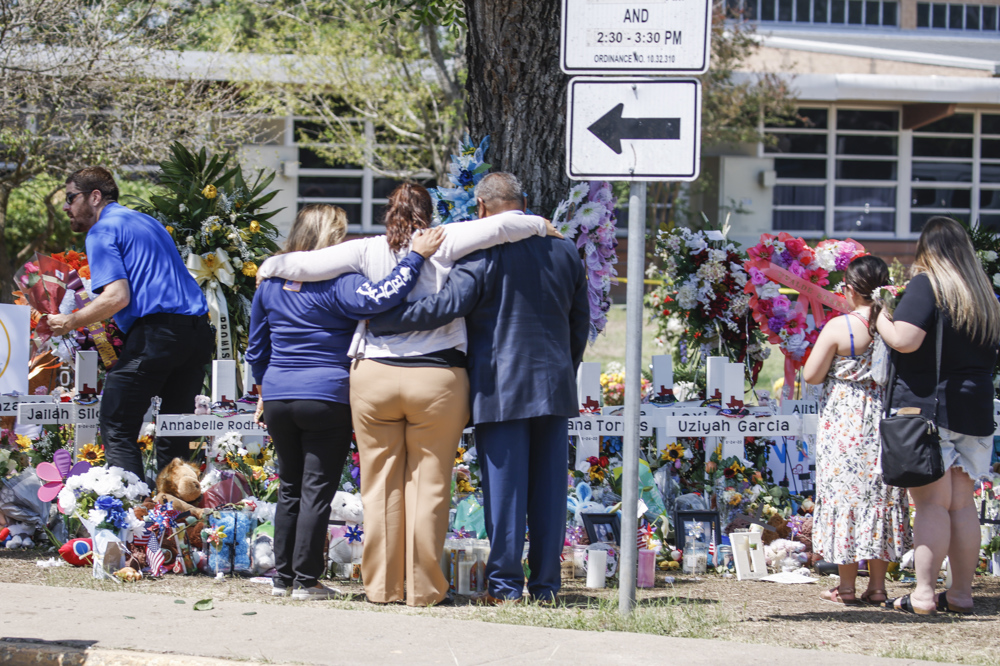 La lenta respuesta policial enfurece a familias de niños asesinados en Uvalde