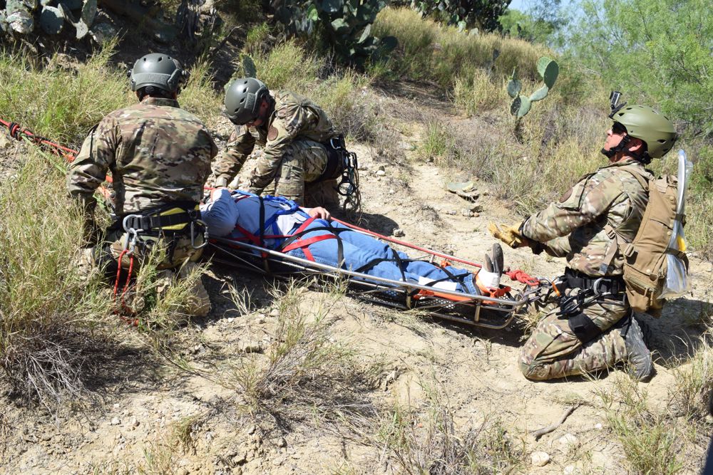 Los nuevos coyotes “Ubers” amenazan la vida de migrantes en la fronteras