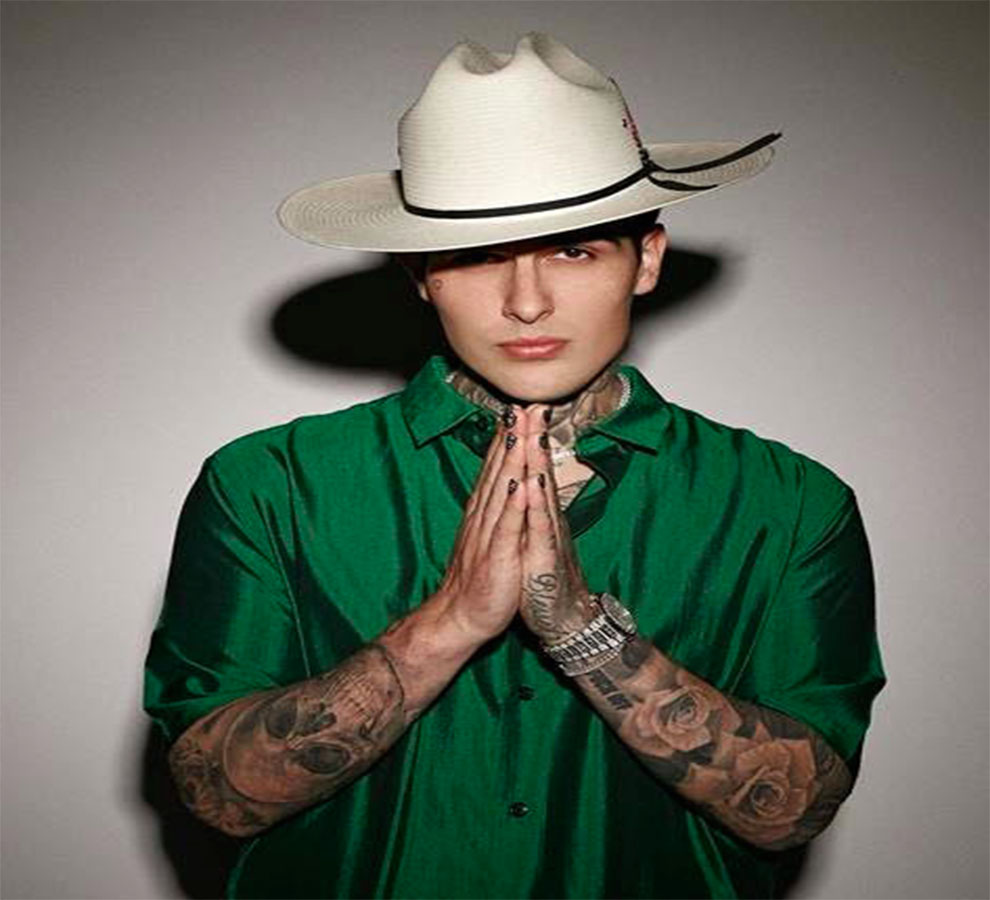 Adriel Favela lanza “Cosas del diablo la experiencia”