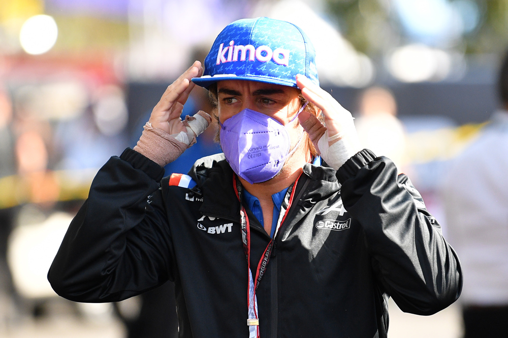 Alonso: “Ya está claro que es más fácil seguir a los coches de delante”