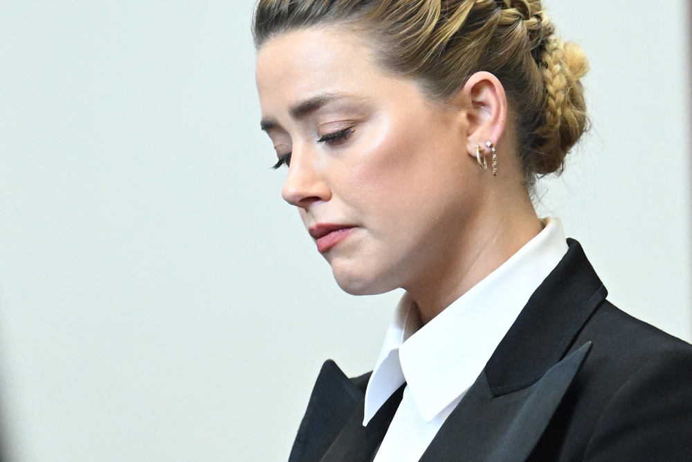 Amber Heard sufrió estrés postraumático por abuso de Depp, según psicólogo